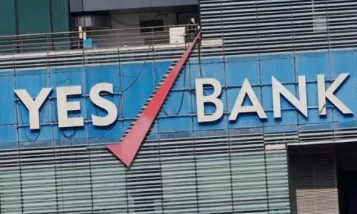 अगर आपका खाता Yes Bank में है तो जरुर पढ़ें ये खबर, ग्राहकों की भीड़ देख बदला ये नियम!