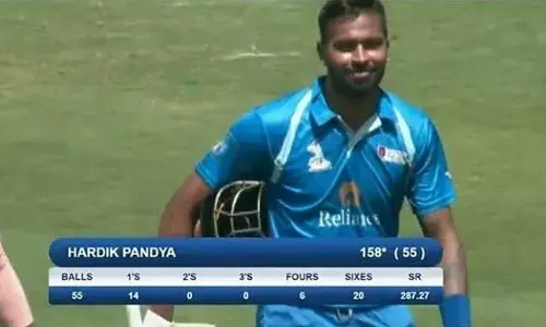 हार्दिक पंड्या के बल्ले ने फिर उगली आग, 55 गेंदों में ठोके 158 रन, 20 छक्के उड़ाए