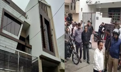 अलीगढ़ में​​​​​​​ ज्वेलरी व्यापारी को गोली मार हमलावर ने खुद को भी कनपटी में गोली मारी, बड़ी वजह आई सामने