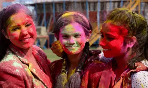 рд╕рд╛рд╡рдзрд╛рди! рд╣реЛрд▓реА рдХреЗ рд░рдВрдЧ рдЦрд░реАрджрдиреЗ рдХреЗ рджреМрд░рд╛рди рдЗрди рдмрд╛рддреЛрдВ рдХрд╛ рд░рдЦреЗрдВ рдзреНрдпрд╛рди рд╕рд╛рд╡рдзрд╛рди! рд╣реЛрд▓реА рдХреЗ рд░рдВрдЧ рдЦрд░реАрджрдиреЗ рдХреЗ рджреМрд░рд╛рди рдЗрди рдмрд╛рддреЛрдВ рдХрд╛ рд░рдЦреЗрдВ рдзреНрдпрд╛рди