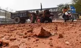 जानें! दिल्ली हिंसा में सड़कों पर कितना किलो बिखरा पड़ा मिला था ईंट-पत्थर, नगर निगम इस तरह इसका करेंगा यूज जानें! दिल्ली हिंसा में सड़कों पर कितना किलो बिखरा पड़ा मिला था ईंट-पत्थर, नगर निगम इस तरह इसका करेंगा यूज