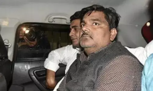 दिल्ली दंगों के आरोपी AAP के पूर्व पार्षद ताहिर हुसैन के खिलाफ UAPA एक्ट के तहत कार्रवाई दिल्ली दंगों के आरोपी AAP के पूर्व पार्षद ताहिर हुसैन के खिलाफ UAPA एक्ट के तहत कार्रवाई