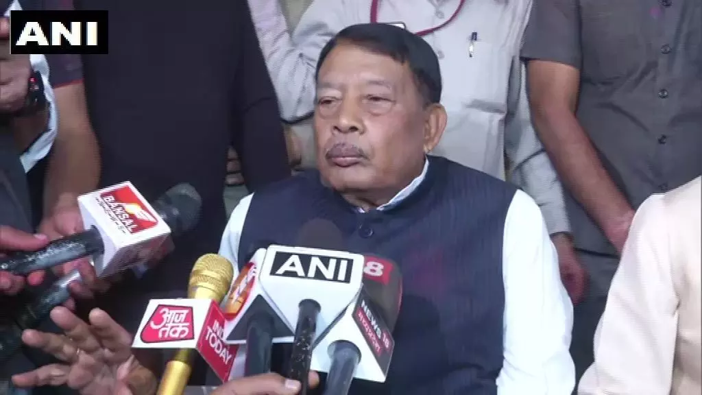 मध्यप्रदेश के कांग्रेस बिसाहूलाल साहू कांग्रेस से इस्तीफा देकर बीजेपी में शामिल हुए.