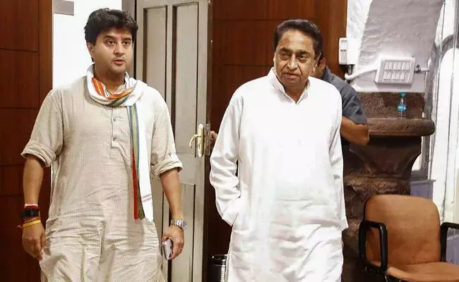 भाजपा का कमल खिल गया -कांग्रेस का कमल मुरझा गया, मगर ज्योतिरादित्य क्या भाजपा में निभा पाएंगे?