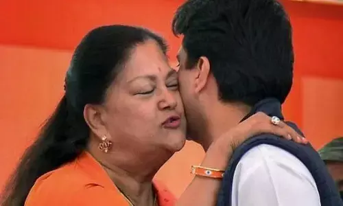 इतिहास ने स्वयं को दोहराया है, सिंधिया ने परिवार की रीति-नीति का ही अनुसरण किया है - ज्ञानेन्द्र रावत