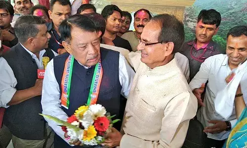 मध्यप्रदेश भाजपा में कलह के आसार, शिवराज को बनाया सीएम तो बागी होंगे कुछ नेता! मध्यप्रदेश भाजपा में कलह के आसार, शिवराज को बनाया सीएम तो बागी होंगे कुछ नेता!