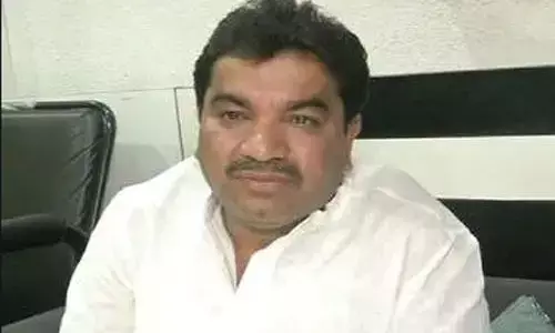 अचानक जयपुर छोड़ इंदौर लौटे कांग्रेस विधायक अचानक जयपुर छोड़ इंदौर लौटे कांग्रेस विधायक