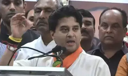 भोपाल में जमकर गरजे महाराज, बोले कई बड़ी बातें फिर हुए भावुक भोपाल में जमकर गरजे महाराज, बोले कई बड़ी बातें फिर हुए भावुक