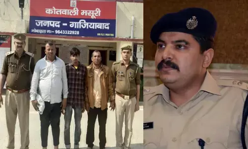 गाजियाबाद : ट्रैफिक इंस्पेक्टर के नाम पर ट्रक वालों से अवैध वसूली करने वाला गैंग गिरफ्तार, थाना मसूरी थानाध्यक्ष नरेश सिंह निलंबित गाजियाबाद : ट्रैफिक इंस्पेक्टर के नाम पर ट्रक वालों से अवैध वसूली करने वाला गैंग गिरफ्तार, थाना मसूरी थानाध्यक्ष नरेश सिंह निलंबित