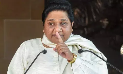 यूपी में मायावती के ऐलान से बीजेपी का हुआ बड़ा नुकसान, देखते ही देखते बीजेपी कई सीटों पर जायेगी हार! यूपी में मायावती के ऐलान से बीजेपी का हुआ बड़ा नुकसान, देखते ही देखते बीजेपी कई सीटों पर जायेगी हार!
