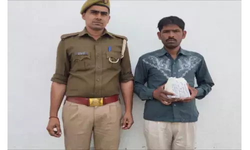 एक शातिर शराब तस्कर को नोएडा पुलिस ने किया गिरफ्तार, कब्जे से 38 पोब्बै देशी शराब हरियाणा मार्का बरामद एक शातिर शराब तस्कर को नोएडा पुलिस ने किया गिरफ्तार, कब्जे से 38 पोब्बै देशी शराब हरियाणा मार्का बरामद