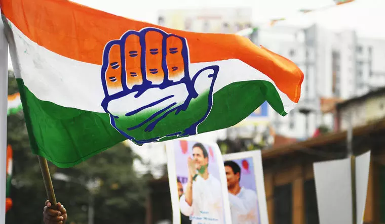 कांग्रेस को फिर लगा झटका, एमएलसी दिनेश प्रताप सिंह की सदस्यता बरकरार