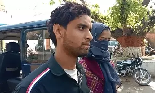 शामली में हिंदू युवक ओर मुस्लिम युवती विवाह के लिये पहुचे थाने, तो फिर क्या हुआ? शामली में हिंदू युवक ओर मुस्लिम युवती विवाह के लिये पहुचे थाने, तो फिर क्या हुआ?