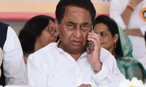 बीजेपी में भी सेंधमारी, शिवराज को चकमा देकर गायब हो गए विधायक, मची खलबली बीजेपी में भी सेंधमारी, शिवराज को चकमा देकर गायब हो गए विधायक, मची खलबली