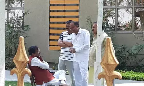 मध्यप्रदेश की बड़ी खबर: रिजॉर्ट में 2 विधायकों के लापता होने की खबर, मच गया हडकंप और हुई गिनती मध्यप्रदेश की बड़ी खबर: रिजॉर्ट में 2 विधायकों के लापता होने की खबर, मच गया हडकंप और हुई गिनती