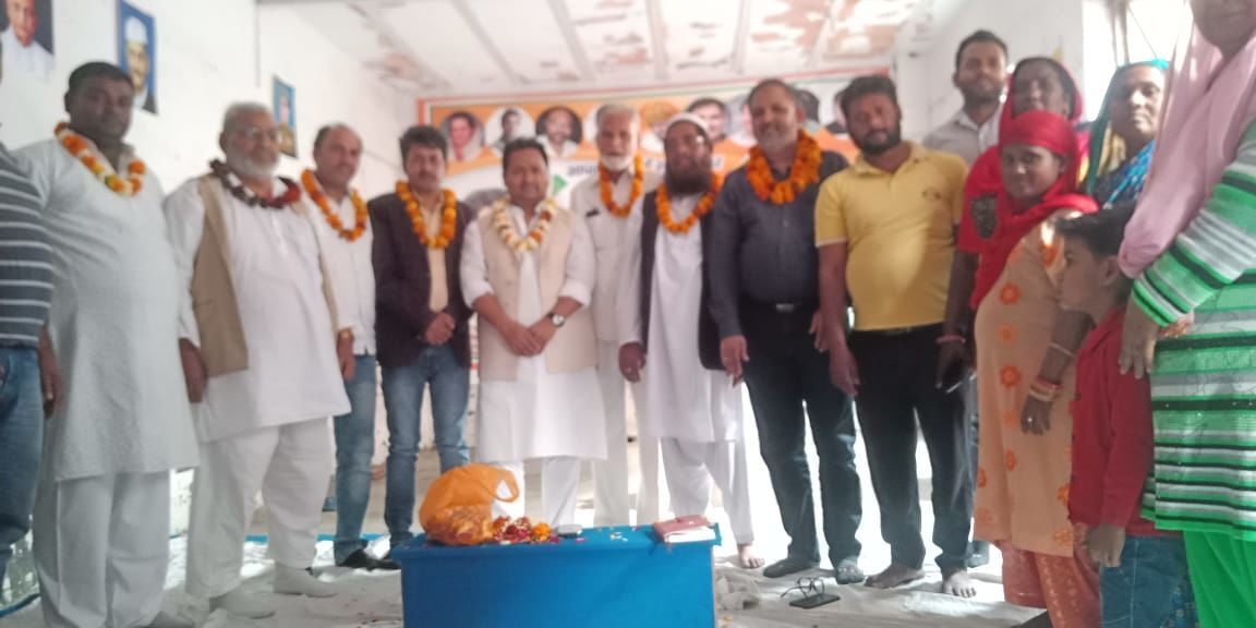 नाेएडा के काग्रेंस कार्यालय में अल्पसंख्यक विभाग के संगठन के बारे में विस्तृत चर्चा नाेएडा के काग्रेंस कार्यालय में अल्पसंख्यक विभाग के संगठन के बारे में विस्तृत चर्चा