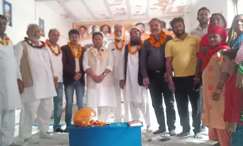 नाेएडा के काग्रेंस कार्यालय में अल्पसंख्यक विभाग के संगठन के बारे में विस्तृत चर्चा नाेएडा के काग्रेंस कार्यालय में अल्पसंख्यक विभाग के संगठन के बारे में विस्तृत चर्चा