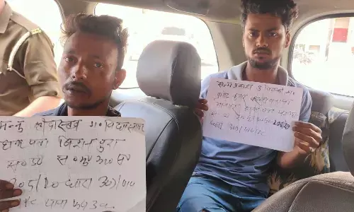 कार में लिफ्ट देने के बहाने लोगों के साथ लूट-पाट करने वाले दो लुटेरों को नोएडा पुलिस ने किया गिरफ्तार कार में लिफ्ट देने के बहाने लोगों के साथ लूट-पाट करने वाले दो लुटेरों को नोएडा पुलिस ने किया गिरफ्तार