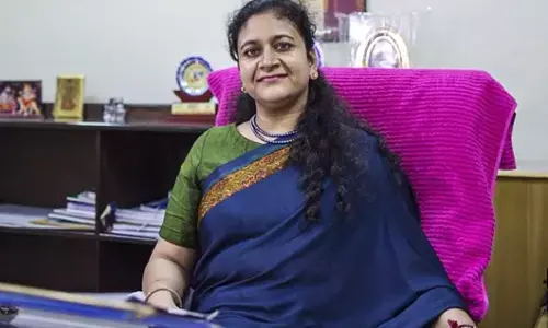 जनता कर्फ्यू का समर्थन करते हुये नोएडा प्राधिकरण की सीईओ रितु महेश्वरी ने दिये मैट्रो और सिटी बस सेवा बंद करने के आदेश जनता कर्फ्यू का समर्थन करते हुये नोएडा प्राधिकरण की सीईओ रितु महेश्वरी ने दिये मैट्रो और सिटी बस सेवा बंद करने के आदेश