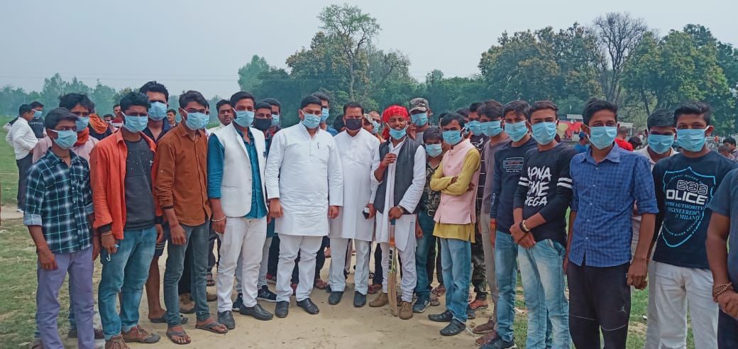 क्रिकेट टूर्नामेंट उद्घाटन कार्यक्रम में बताये लोगो को कोरोना से बचने के उपाय क्रिकेट टूर्नामेंट उद्घाटन कार्यक्रम में बताये लोगो को कोरोना से बचने के उपाय