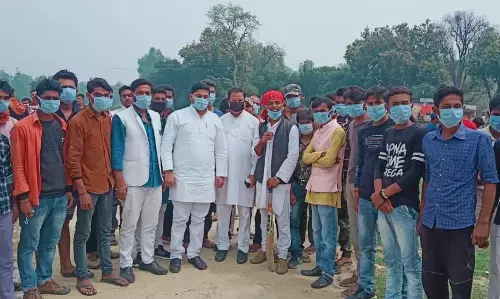 क्रिकेट टूर्नामेंट उद्घाटन कार्यक्रम में बताये लोगो को कोरोना से बचने के उपाय