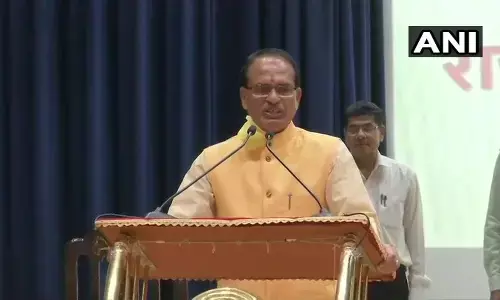 मुख्यमंत्री पद की शपथ लेते शिवराज सिंह चौहान ने कियाअपना पहला ट्वीट, पूर्व मुख्यमंत्री कमलनाथ ने दी उन्हें बधाई