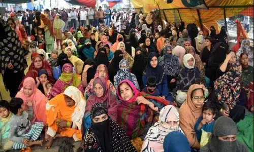 ख़त्म हुआ शाहीन बाग़ का धरना , पुलिस ने टेंट हटा सड़क करवाई खाली ख़त्म हुआ शाहीन बाग़ का धरना , पुलिस ने टेंट हटा सड़क करवाई खाली