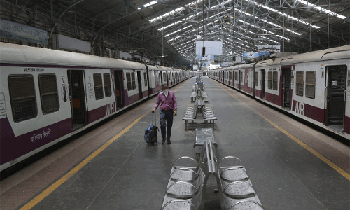 कोरोना पर रेलवे की अपील- हम युद्धकाल में भी नहीं रुके थे, गंभीरता को समझिए, देश में मरीजों की संख्या हुई 446