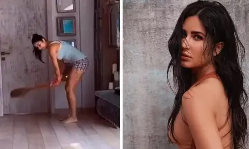 Coronavirus: झाड़ू से कैसे खेलते हैं क्रिकेट, कैटरीना का ये VIDEO देख सीख जाएंगे आप