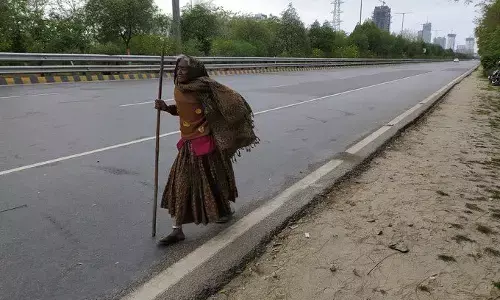 सन्नाटे में खुद को ढूंढता मैं