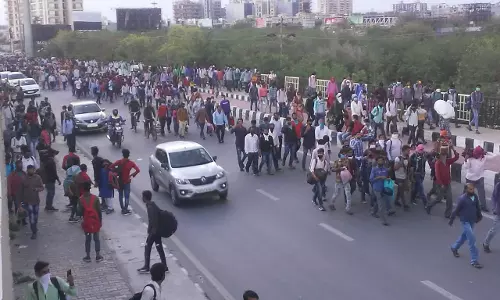 एटा में पुलिस ने 70 लोंगों पर रिपोर्ट की दर्ज एटा में पुलिस ने 70 लोंगों पर रिपोर्ट की दर्ज