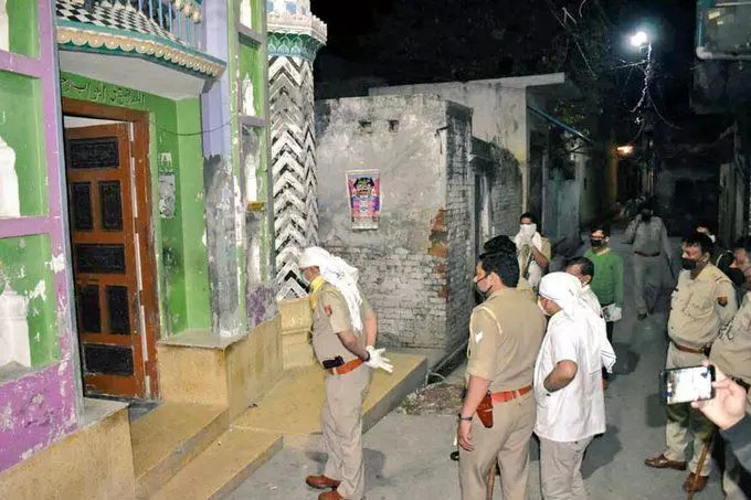 यूपी के मेरठ में लॉकडाउन के बीच दो मस्जिदों में छिपे थे 19 विदेशी मुसलमान, पुलिस के पहुँचने पर मचा हडकम्प