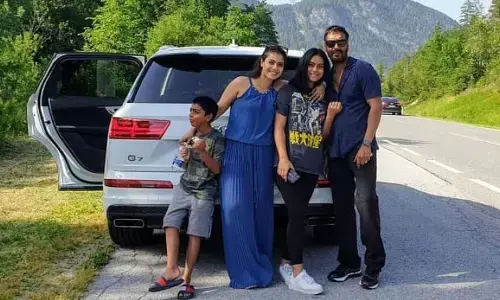 अजय देवगन ने काजोल और बेटी न्यासा के कोरोना से संक्रमित होने की ख़बरों पर ट्वीट कर बताई सच्चाई अजय देवगन ने काजोल और बेटी न्यासा के कोरोना से संक्रमित होने की ख़बरों पर ट्वीट कर बताई सच्चाई