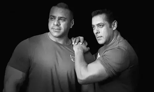 सलमान खान के भतीजे का निधन, सलमान ने तस्वीर शेयर करके कही ये बात! सलमान खान के भतीजे का निधन, सलमान ने तस्वीर शेयर करके कही ये बात!