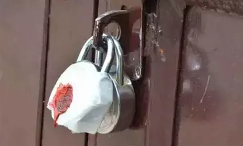 рдЬрд┐рд▓рд╛рдзрд┐рдХрд╛рд░реА рд╕реБрд╣рд╛рд╕ рдПрд▓рд╡рд╛рдИ рдиреЗ рдЬрд┐рд▓рд╛ рдХрд╛ рдЪрд╛рд░реНрдЬ рд▓реЗрддреЗ рд╣реА рдПрдХ рдЕрд╕реНрддрдкрд╛рд▓ рдХреЛ рдХрд┐рдпрд╛ рд╕реАрд▓,рдХреЛрд░реЛрдирд╛ рдорд░реАрдЬ рдХреА реЫрд╛рдирдХрд╛рд░реА рдирд╛ рджреЗрдиреЗ рдкрд░ рд╣реБрдИ рдХрд╛рд░рд╡рд╛рдИ рдЬрд┐рд▓рд╛рдзрд┐рдХрд╛рд░реА рд╕реБрд╣рд╛рд╕ рдПрд▓рд╡рд╛рдИ рдиреЗ рдЬрд┐рд▓рд╛ рдХрд╛ рдЪрд╛рд░реНрдЬ рд▓реЗрддреЗ рд╣реА рдПрдХ рдЕрд╕реНрддрдкрд╛рд▓ рдХреЛ рдХрд┐рдпрд╛ рд╕реАрд▓,рдХреЛрд░реЛрдирд╛ рдорд░реАрдЬ рдХреА реЫрд╛рдирдХрд╛рд░реА рдирд╛ рджреЗрдиреЗ рдкрд░ рд╣реБрдИ рдХрд╛рд░рд╡рд╛рдИ