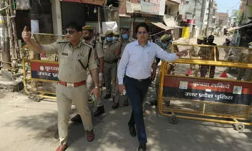 DM और SSP ने शहर के विभिन्न क्षेत्रों का भ्रमण कर लाॅकडाउन एंव आवश्यक सामग्री की उपलब्धता का लिया जायजा DM और SSP ने शहर के विभिन्न क्षेत्रों का भ्रमण कर लाॅकडाउन एंव आवश्यक सामग्री की उपलब्धता का लिया जायजा