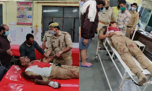 मुजफ्फरनगर में लॉक डाउन के दौरान पुलिस पर हमला, सिपाही दरोगा घायल मुजफ्फरनगर में लॉक डाउन के दौरान पुलिस पर हमला, सिपाही दरोगा घायल