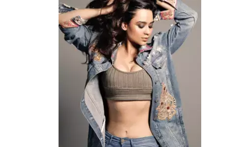 सौंदर्य शर्मा ये बोल्ड तस्वीर शेयर कर बोली, मेरी मम्मी कहती है, सब धैर्य और समझ का खेल है सौंदर्य शर्मा ये बोल्ड तस्वीर शेयर कर बोली, मेरी मम्मी कहती है, सब धैर्य और समझ का खेल है