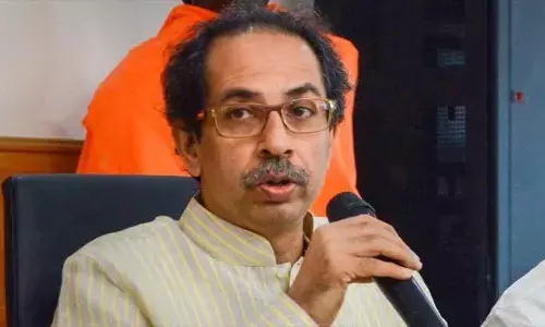 मातोश्री के पास कोरोना का मरीज मिलते ही सीएम उद्धव ठाकरे के उड़े होश मातोश्री के पास कोरोना का मरीज मिलते ही सीएम उद्धव ठाकरे के उड़े होश