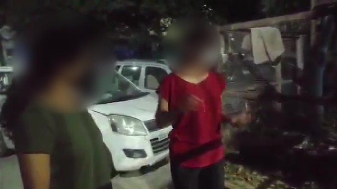 दो महिला डॉक्टरों पर उनके पडोसी ने लगाया कोरोना वायरस फैलाने का आरोप और उसके बाद... दो महिला डॉक्टरों पर उनके पडोसी ने लगाया कोरोना वायरस फैलाने का आरोप और उसके बाद...