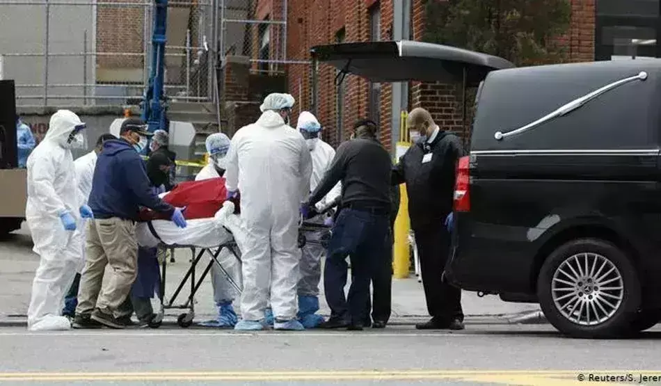 Coronavirus: अमेरिका में 24 घंटे के अंदर 1883 मरीजों ने तोड़ा दम, अब मौत का आंकड़ा 64 हजार पार Coronavirus: अमेरिका में 24 घंटे के अंदर 1883 मरीजों ने तोड़ा दम, अब मौत का आंकड़ा 64 हजार पार