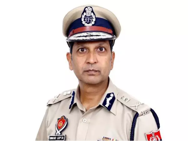 पटियाला सब्जी मंडी में पुलिस और निहंग भिड़े, दरोगा का हाथ कटा तो कई घायल