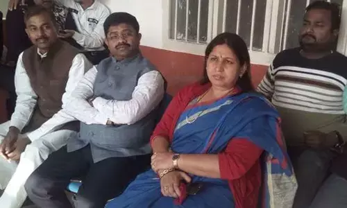 मंत्री नन्द गोपाल नंदी और उनकी मेयर पत्नी को जान से मारने की धमकी देने वाला गिरफ्तार मंत्री नन्द गोपाल नंदी और उनकी मेयर पत्नी को जान से मारने की धमकी देने वाला गिरफ्तार