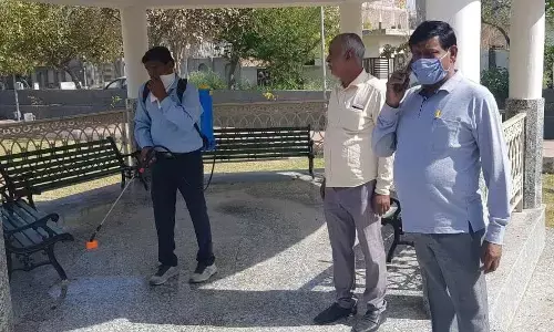 नोएडा के विभन्न सैक्टरों को प्राधिकरण ने कराया सैनिटाइज नोएडा के विभन्न सैक्टरों को प्राधिकरण ने कराया सैनिटाइज