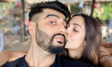 рдорд▓рд╛рдЗрдХрд╛ рдиреЗ рдХрд┐рдЪрди рдореЗрдВ рдмреЙрдпрдлреНрд░реЗрдВрдб рдЕрд░реНрдЬреБрди рдХреЗ рд▓рд┐рдП рдмрдирд╛рдИ рд╕реНтАНрд╡реАрдЯ рдбрд┐рд╢, рдмрджрд▓реЗ рдореЗрдВ рдорд┐рд▓рд╛...? рдорд▓рд╛рдЗрдХрд╛ рдиреЗ рдХрд┐рдЪрди рдореЗрдВ рдмреЙрдпрдлреНрд░реЗрдВрдб рдЕрд░реНрдЬреБрди рдХреЗ рд▓рд┐рдП рдмрдирд╛рдИ рд╕реНтАНрд╡реАрдЯ рдбрд┐рд╢, рдмрджрд▓реЗ рдореЗрдВ рдорд┐рд▓рд╛...?