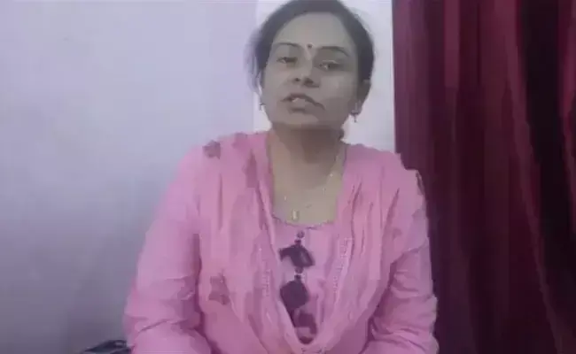 MP की मृत महिला डॉक्टर की जगह शेयर की जा रही थी गाजियाबाद की प्रोफेसर की फोटो, थाने जाकर बताना पड़ा- मैं जिंदा हूं