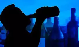 तमिलनाडु: दारू नहीं मिली तो पी लिया मेथनॉल, अब तक 3 लोगों की मौत तमिलनाडु: दारू नहीं मिली तो पी लिया मेथनॉल, अब तक 3 लोगों की मौत