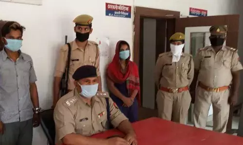 हाथरस : प्रेमी संग आपत्तिजनक स्थिति में देखने पर बहन ने छोटे भाई को उतारा मौत के घाट हाथरस : प्रेमी संग आपत्तिजनक स्थिति में देखने पर बहन ने छोटे भाई को उतारा मौत के घाट