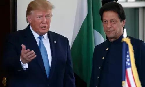 कोरोना वायरस से जंग में पाकिस्तान को मिला अमेरिका का साथ, Pak को Us से मिली 80 लाख डॉलर की मदद