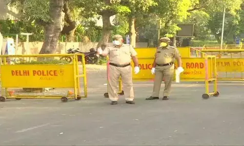 लॉकडाउन : 300 जिलों में कल से छूट के आसार, लॉक ही रहेगा दिल्ली-NCR लॉकडाउन : 300 जिलों में कल से छूट के आसार, लॉक ही रहेगा दिल्ली-NCR